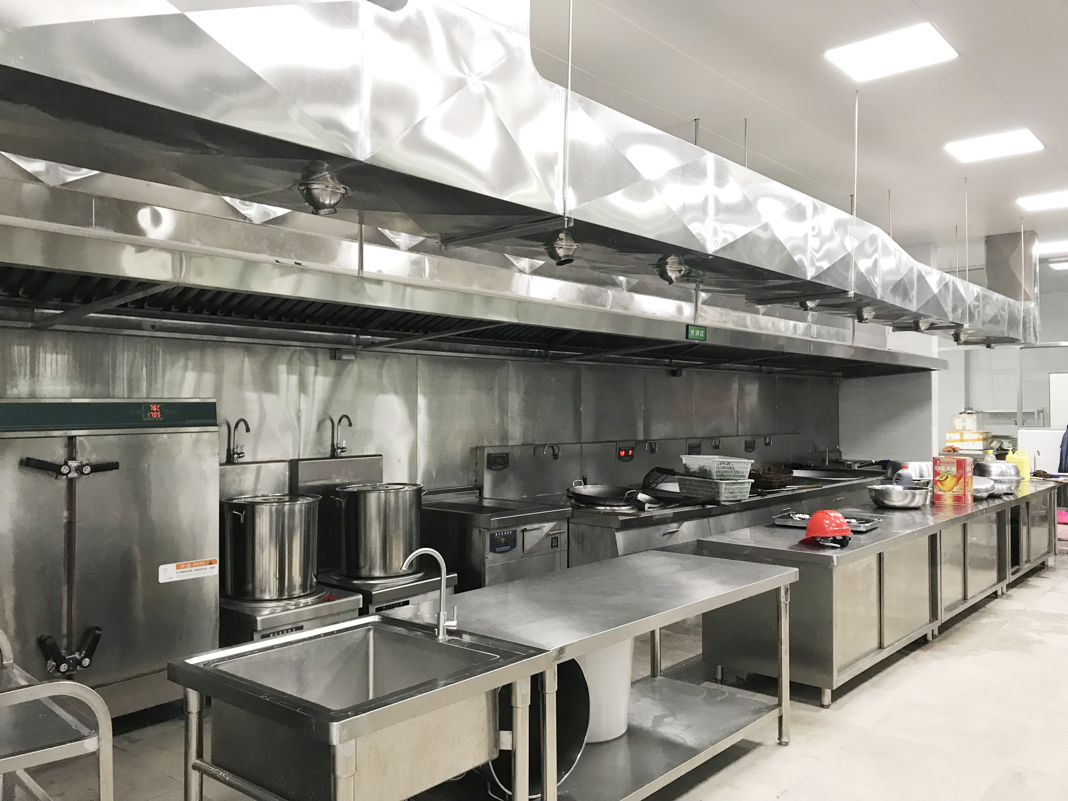 學校午夜视频免费在线观看設備