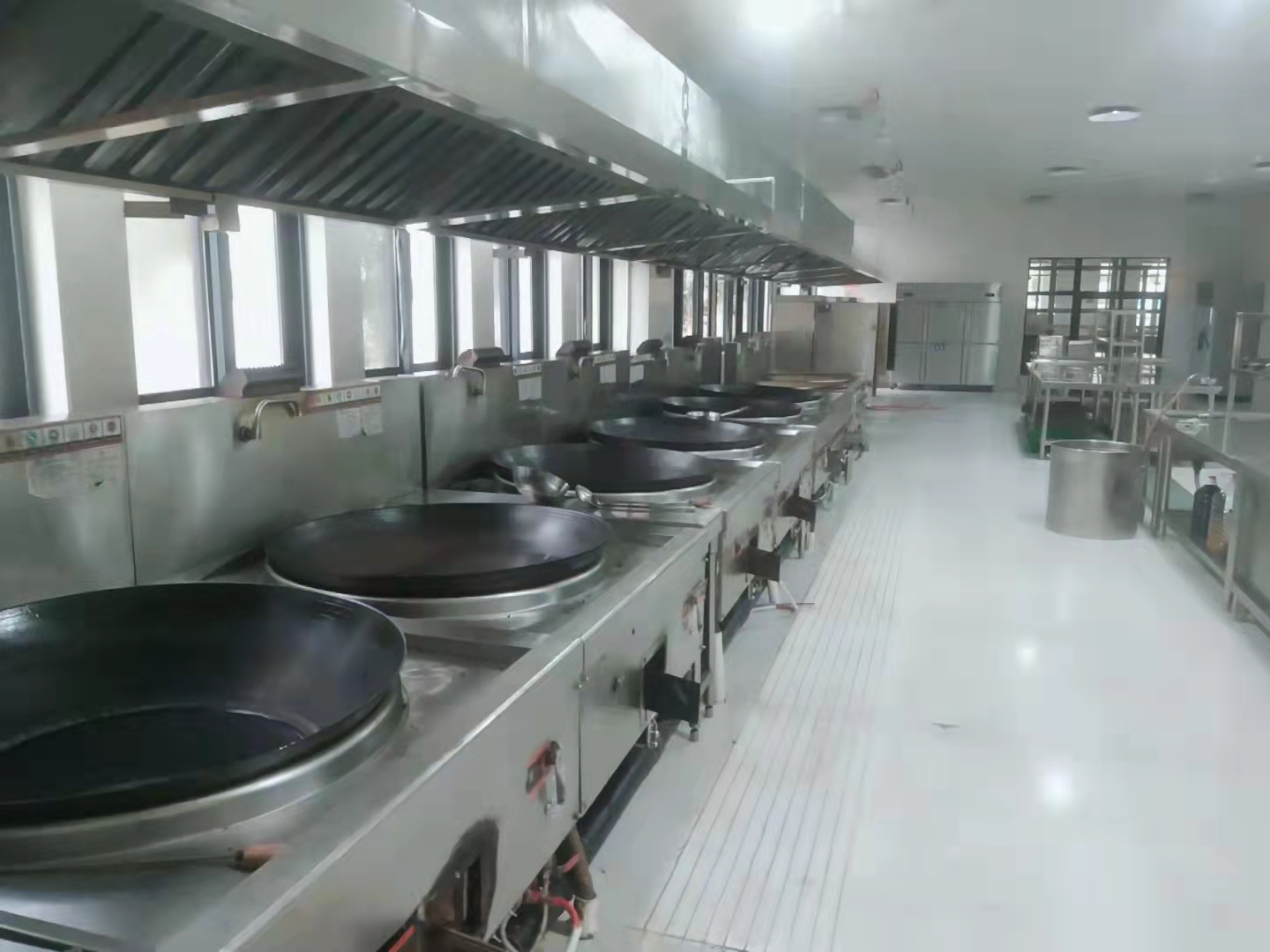 餐廳午夜视频免费在线观看設備